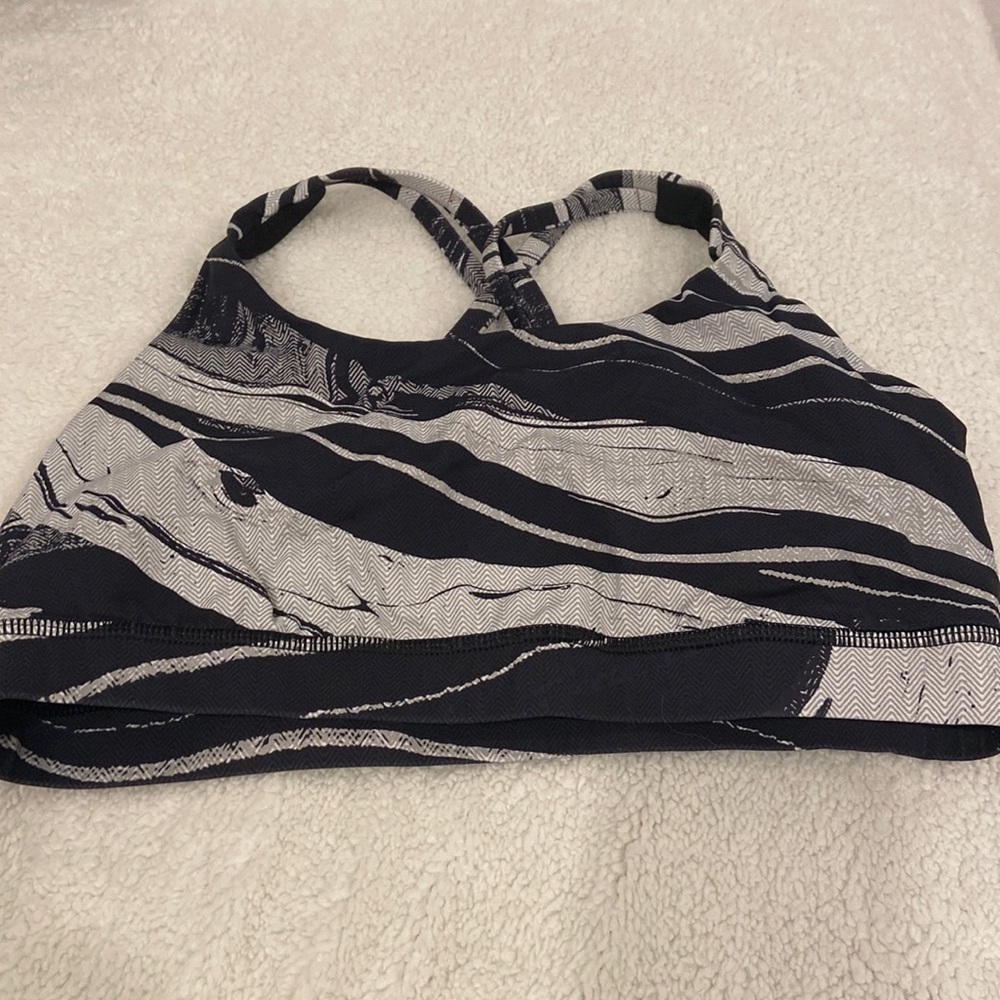 Lululemon sports bra. Never worn